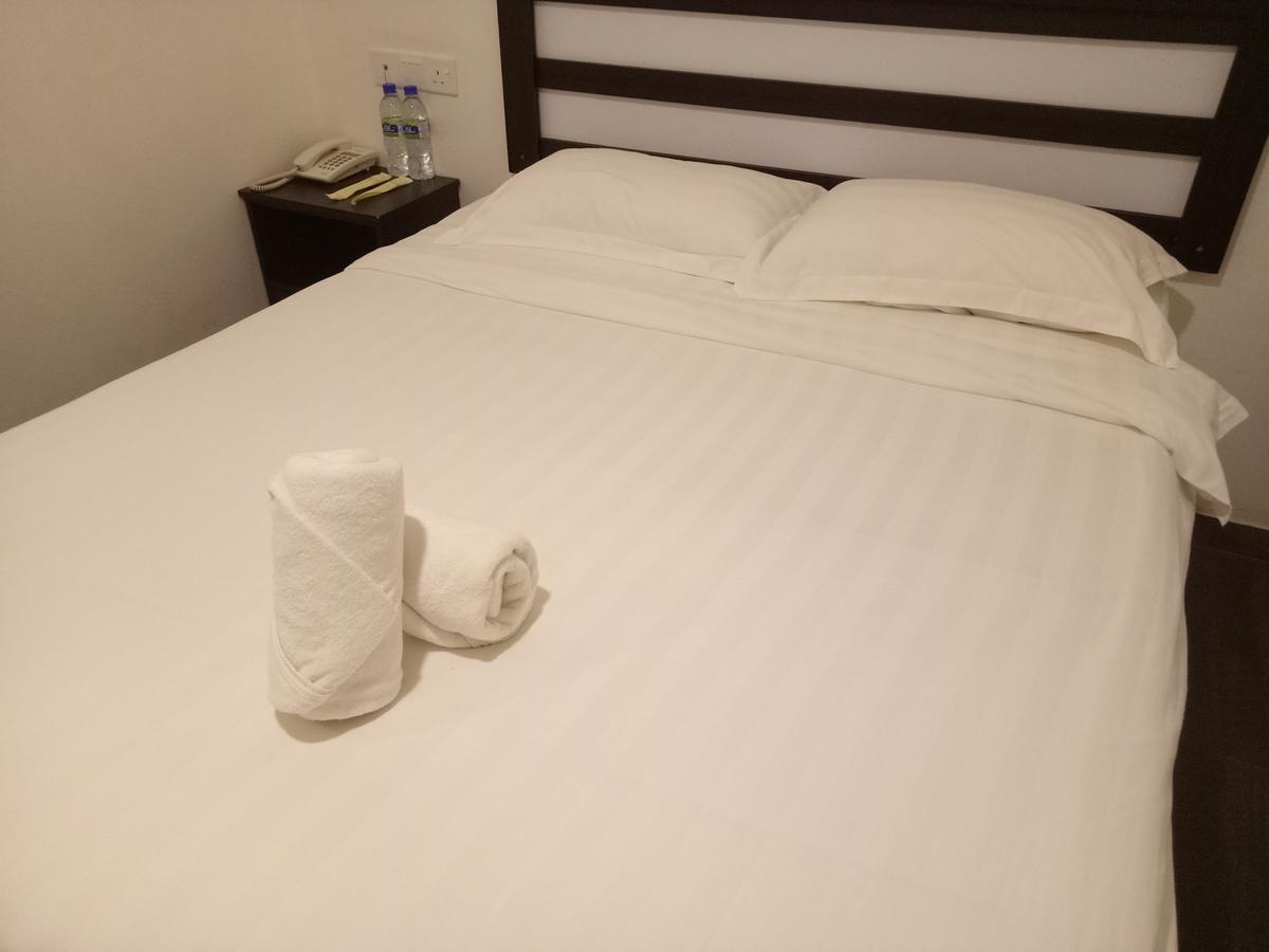 Hotel Sri Bernam Sabak Bernam Exteriör bild