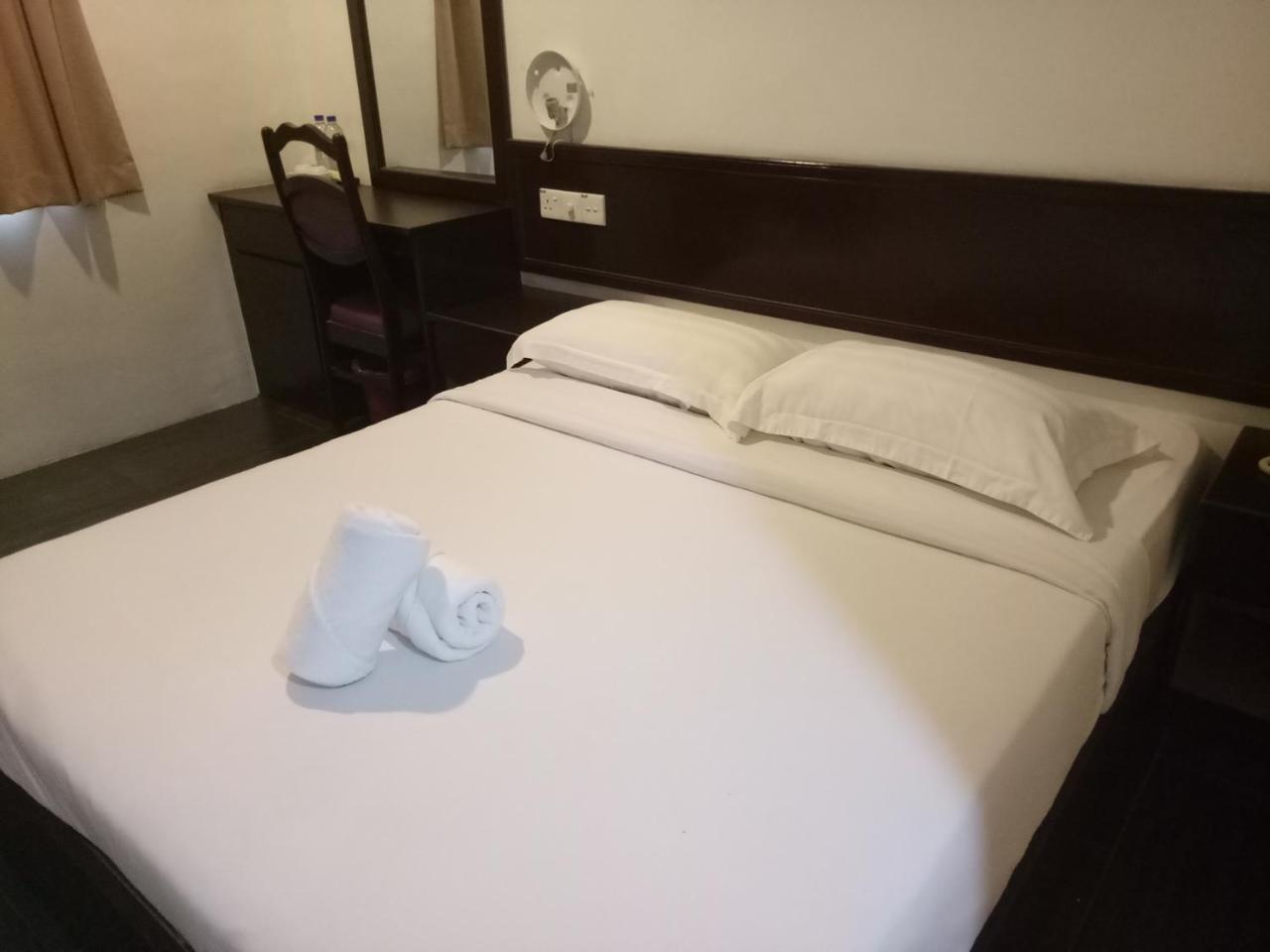 Hotel Sri Bernam Sabak Bernam Exteriör bild