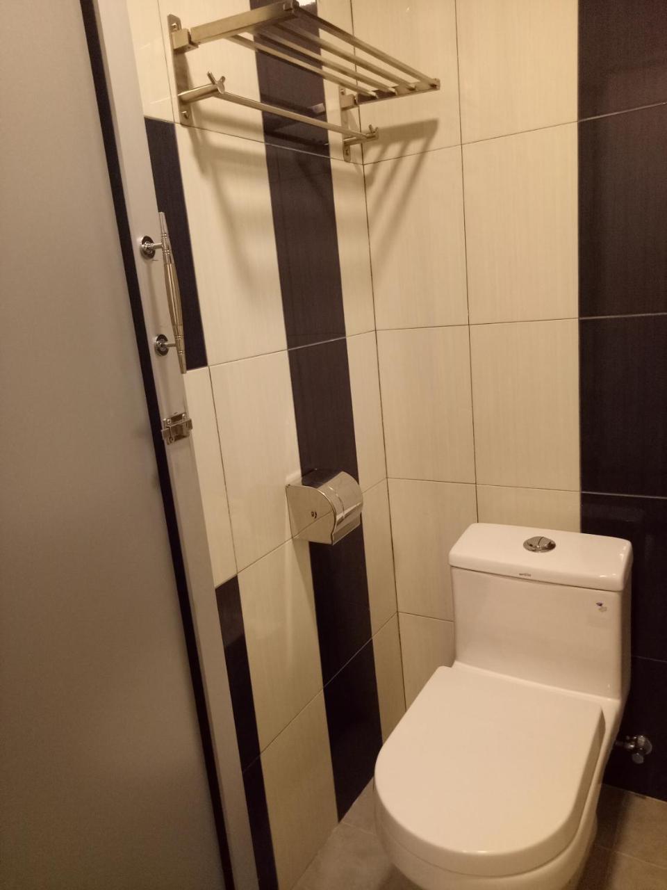 Hotel Sri Bernam Sabak Bernam Exteriör bild