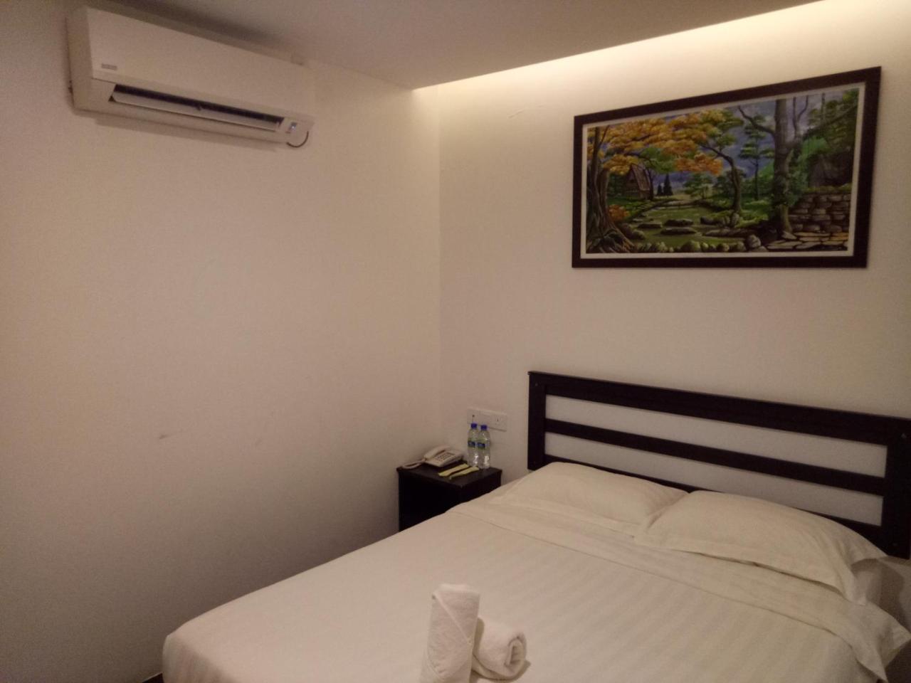 Hotel Sri Bernam Sabak Bernam Exteriör bild