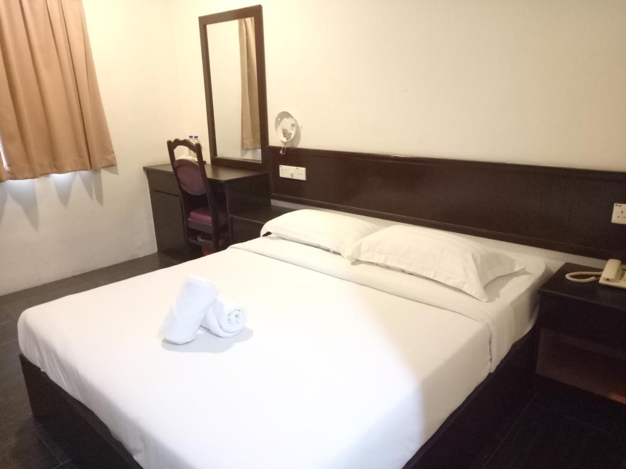 Hotel Sri Bernam Sabak Bernam Exteriör bild