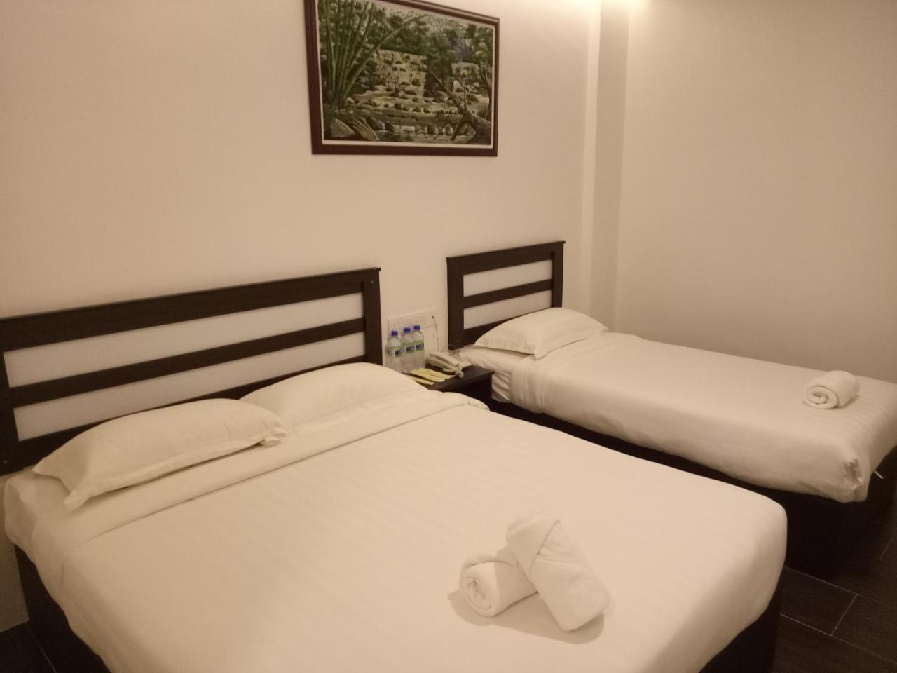 Hotel Sri Bernam Sabak Bernam Exteriör bild