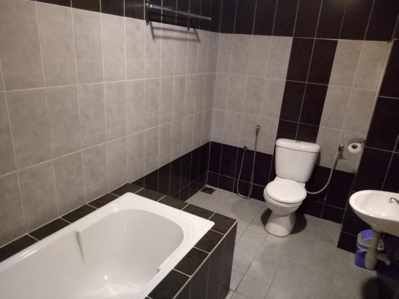 Hotel Sri Bernam Sabak Bernam Exteriör bild