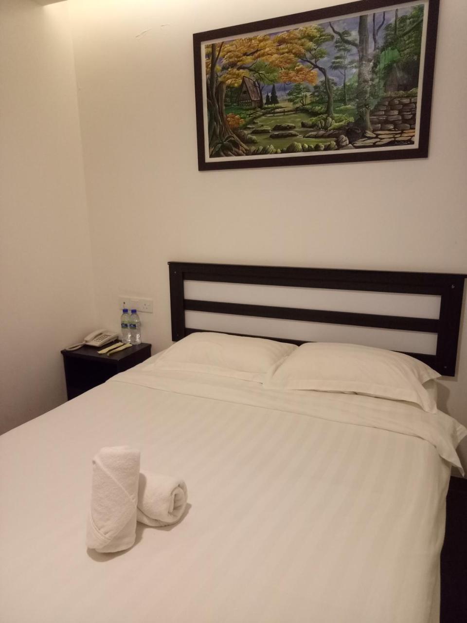 Hotel Sri Bernam Sabak Bernam Exteriör bild