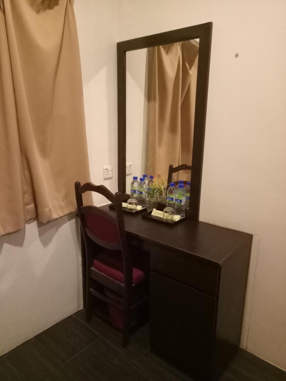 Hotel Sri Bernam Sabak Bernam Exteriör bild