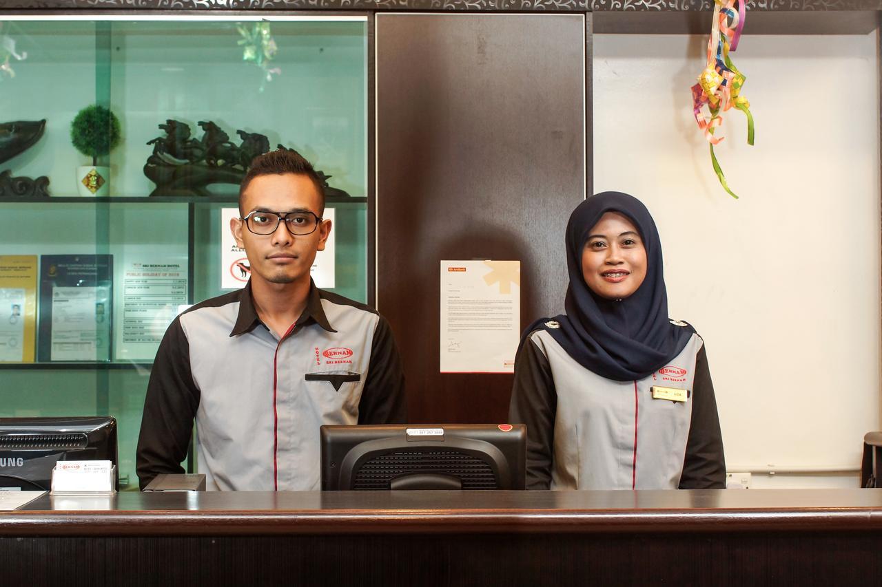 Hotel Sri Bernam Sabak Bernam Exteriör bild
